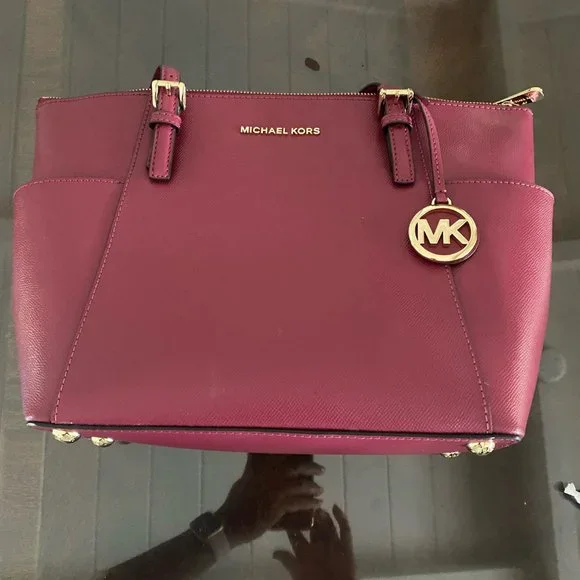 Michael Kors Signature Jet Set East West Top Zip Tote Red Leather Purse NWOT - Picture 4 of 8